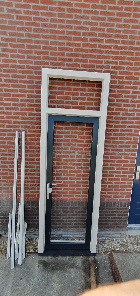kunststof kozijn met naar binnendraaiende deur, Doe-het-zelf en Verbouw, Kozijnen en Schuifpuien, Kunststof, Deurkozijn, Nieuw
