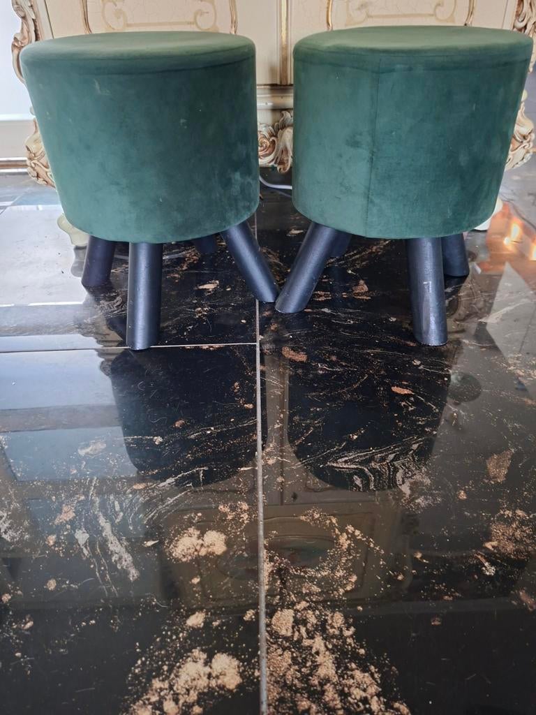 Set van 2 Groene Fluweel Krukjes, Twee, Overige kleuren, Ophalen of Verzenden, Zo goed als nieuw
