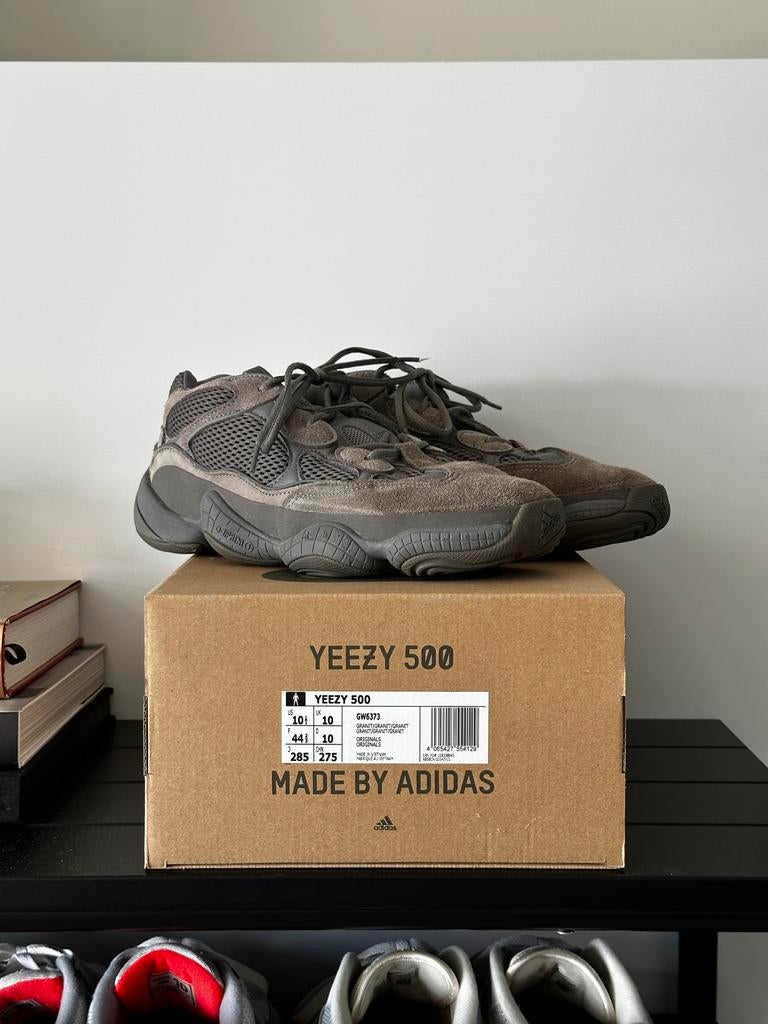 Adidas Yeezy 500 'Granite' - Maat 44 2/3, Kleding | Heren, Schoenen, Overige kleuren, Ophalen of Verzenden, Sneakers of Gympen