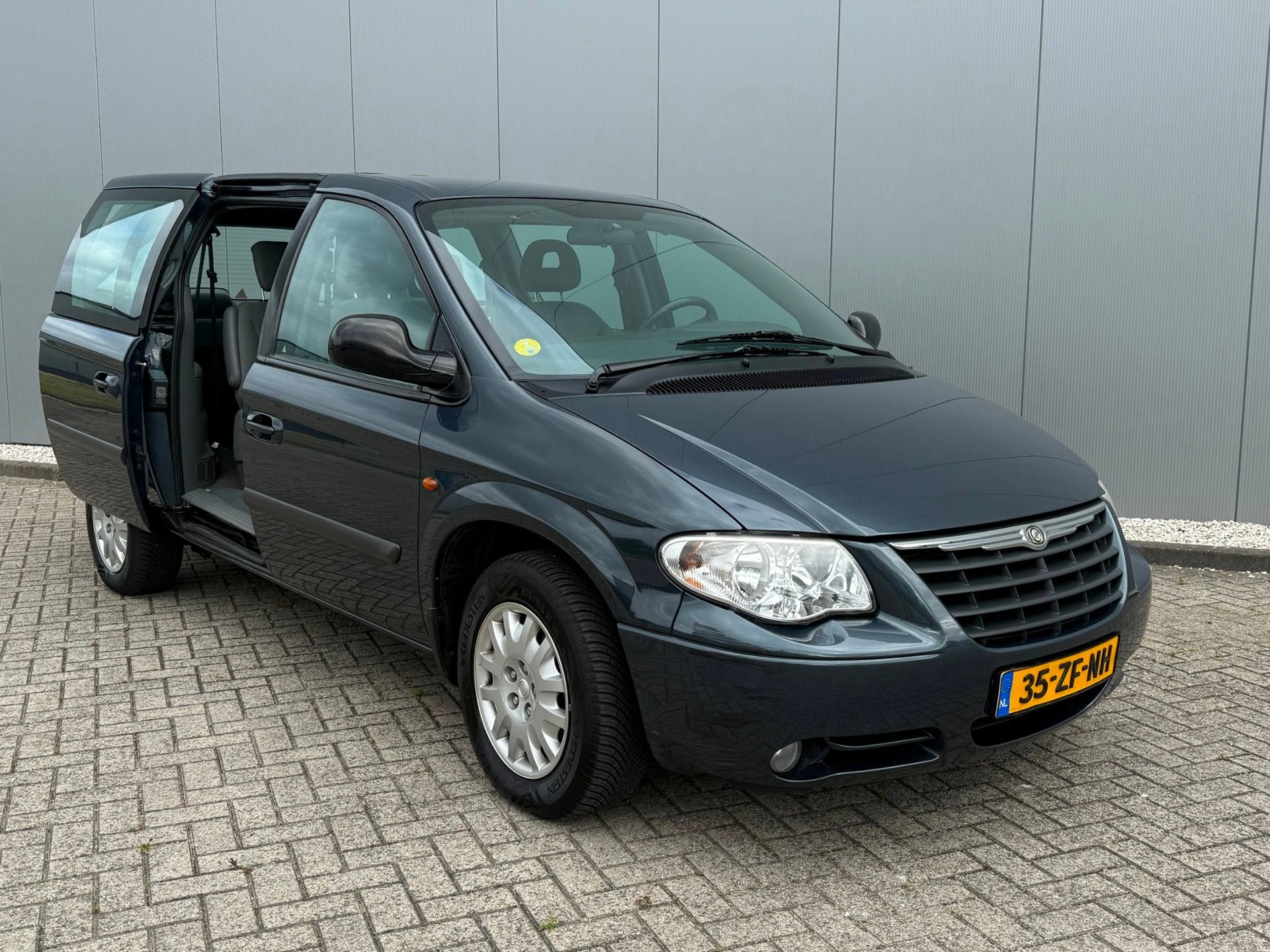 Chrysler Grand Voyager Rolstoelauto Bodemverlaging Rolstoelb, Auto's, 3301 cc, Gebruikt, Startonderbreker, Grand Voyager