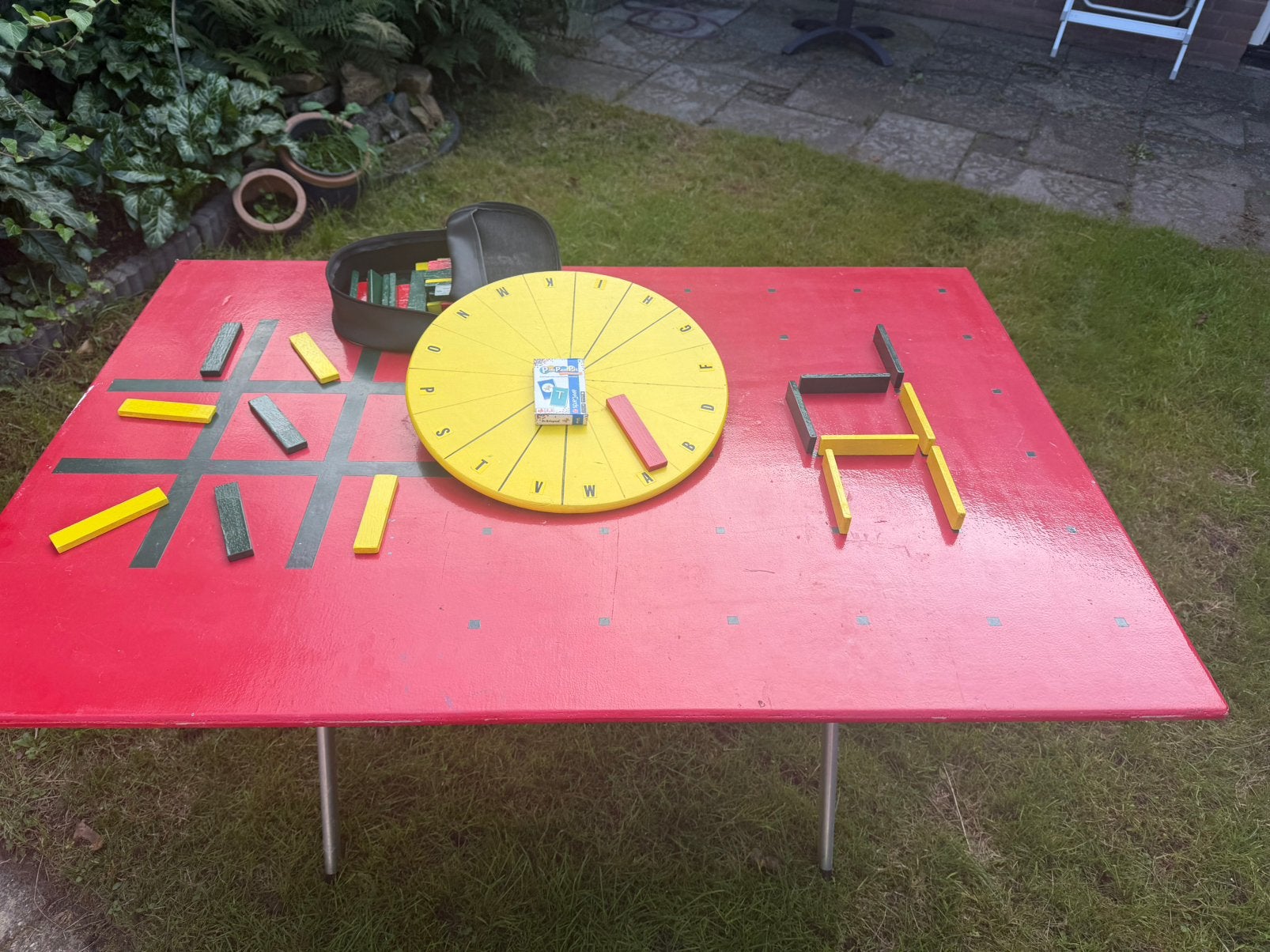 Evenementen klaptafel met spellen (140x70)