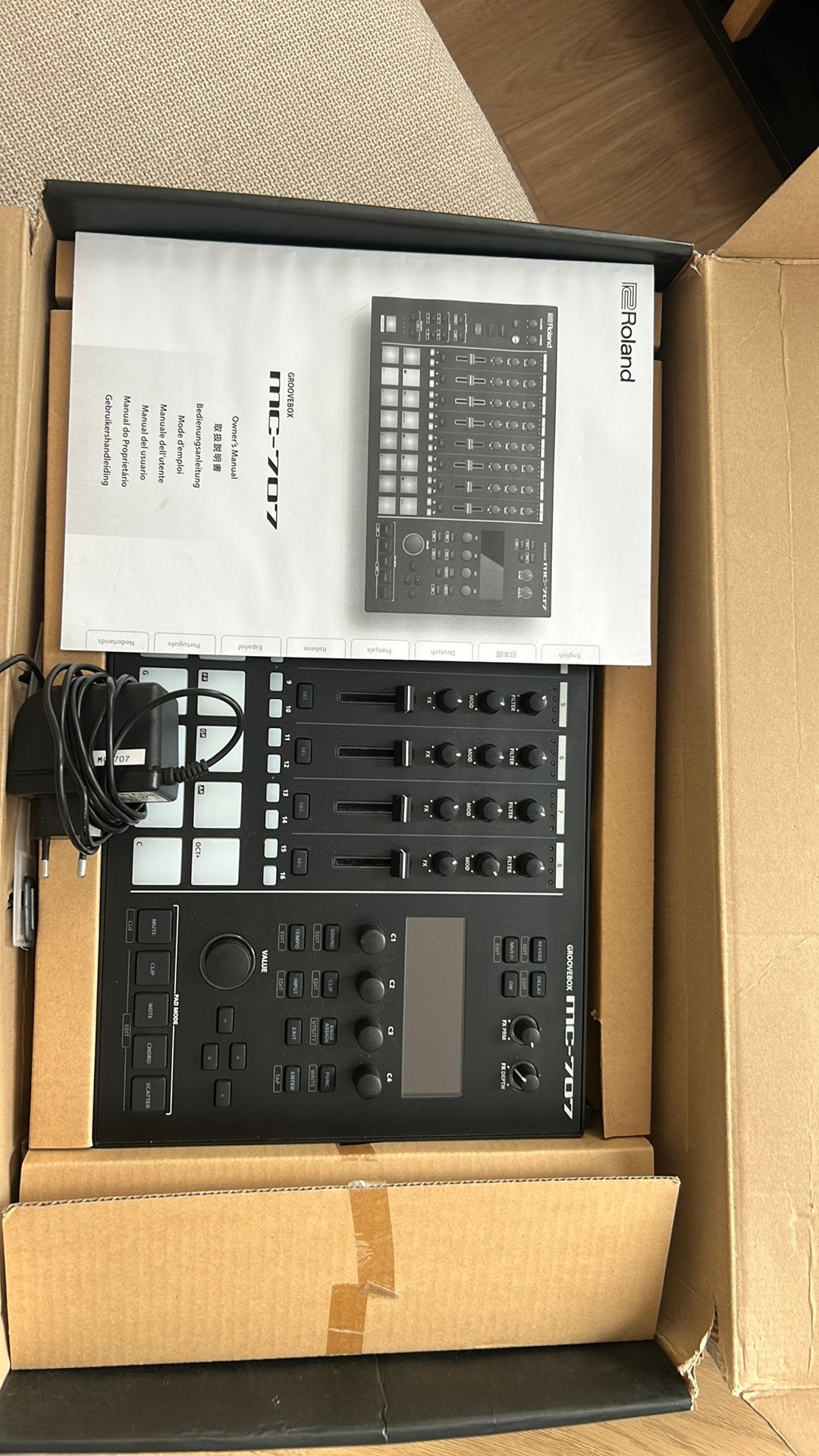 Roland MC-707 groovebox, Ophalen of Verzenden, Zo goed als nieuw