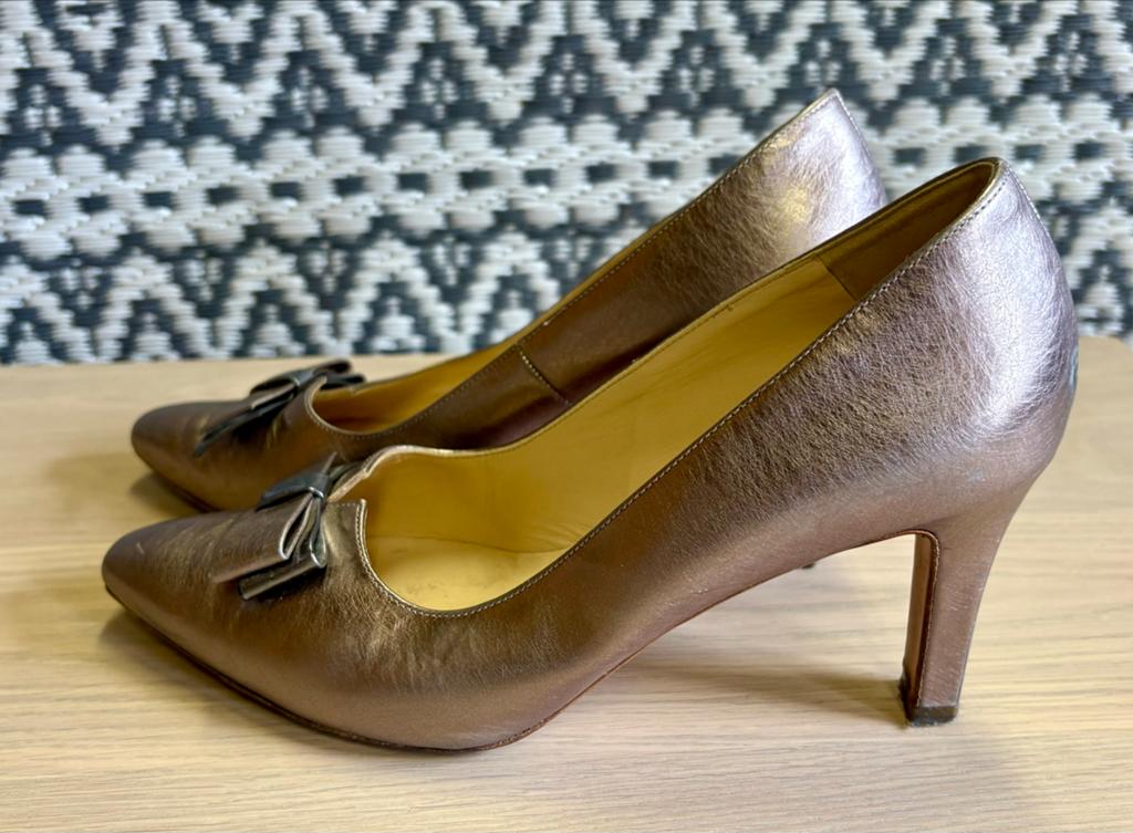 Brons kleurige pumps, Ophalen of Verzenden, Gedragen, Overige kleuren, Pumps