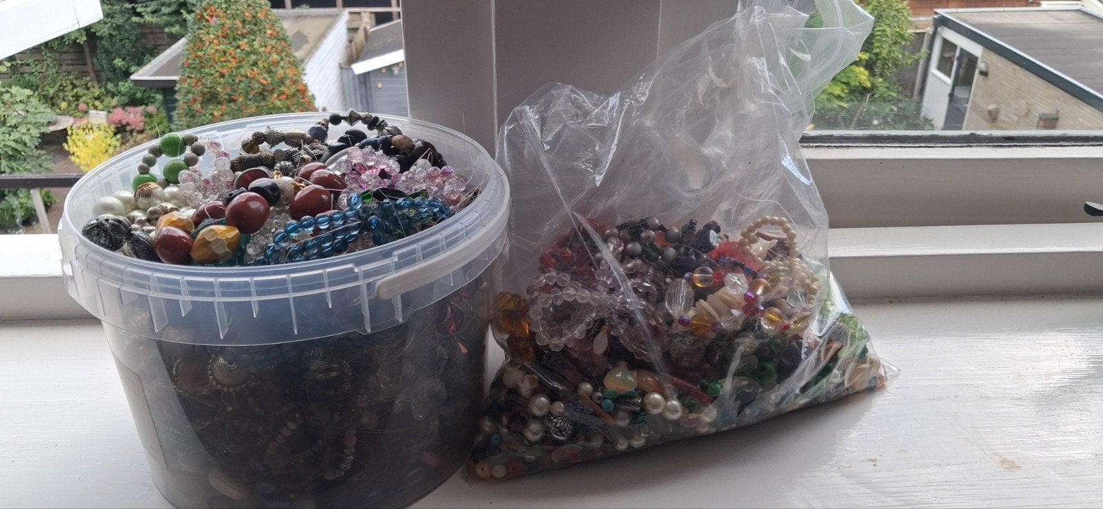 Grote partij kralen en hangers voor sieraden maken, Ophalen of Verzenden, Gebruikt, Kraal