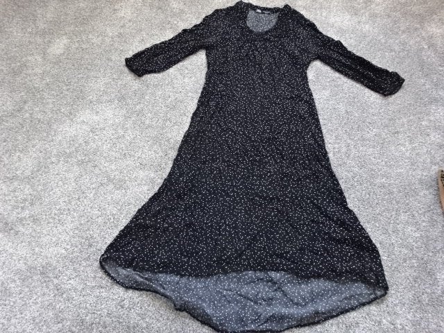 Supermooie jurk van ZARA / maat M / zwart met wit, Maat 38/40 (M), Nieuw, Ophalen of Verzenden, Onder de knie
