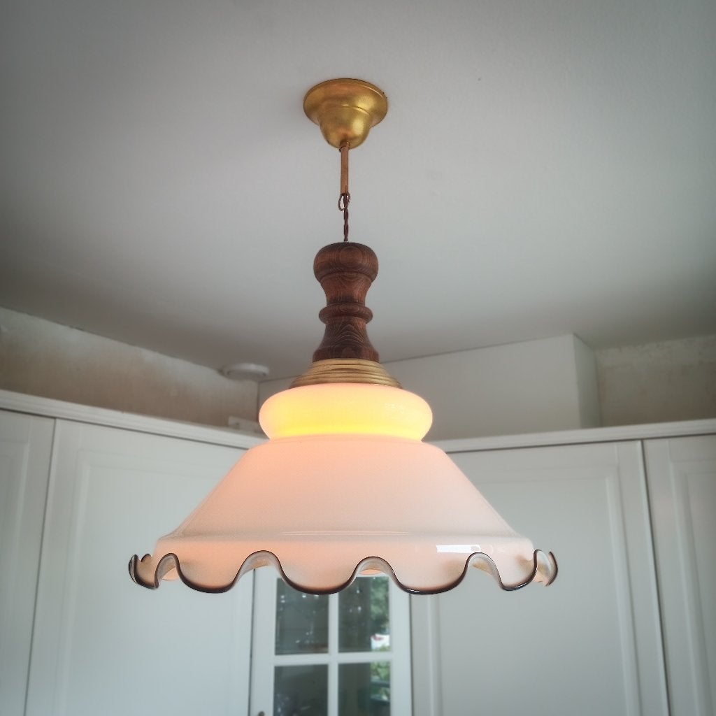 Upcycled treklamp / hanglamp, messing, melkglas en hout, Ophalen of Verzenden, Zo goed als nieuw, Glas, E27 (groot)
