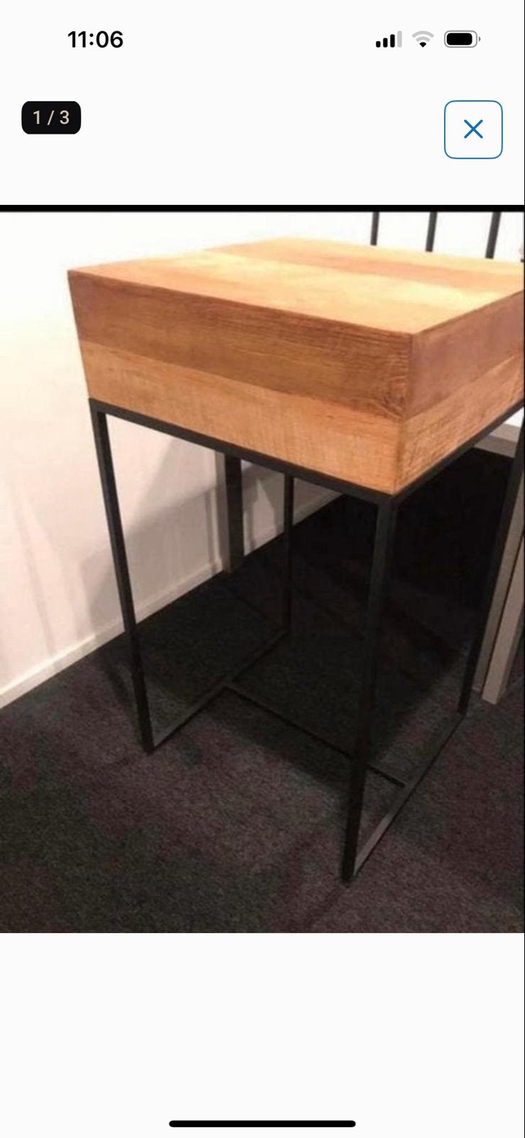 Houten bartafel met metalen onderstel, Ophalen of Verzenden, Zo goed als nieuw, Vierkant, Hout