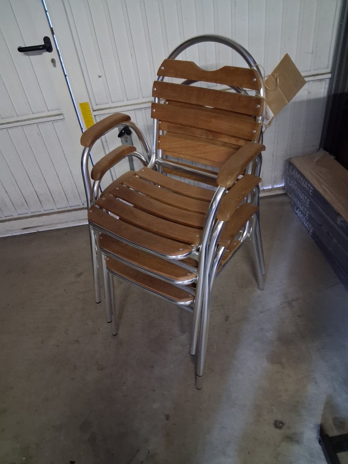 Set van 3 stapelbare tuinstoelen, aluminium en hout, Tuin en Terras, Ophalen of Verzenden, Gebruikt, Hout, Stapelbaar