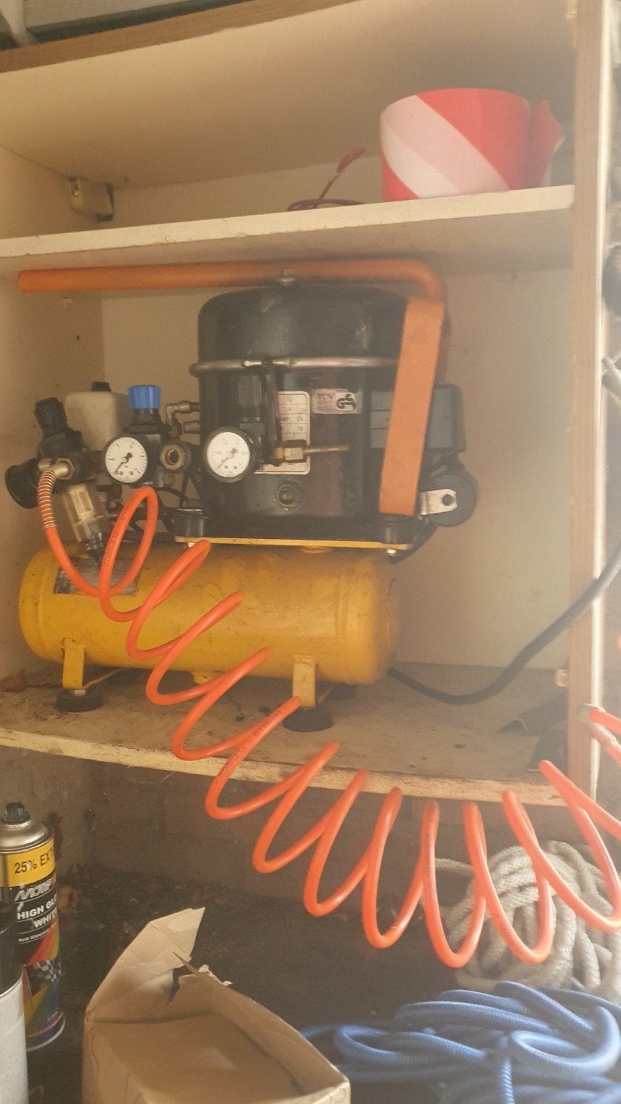 compressor, Doe-het-zelf en Verbouw, 25 tot 100 liter, Ophalen of Verzenden, Gebruikt, Minder dan 200 liter/min