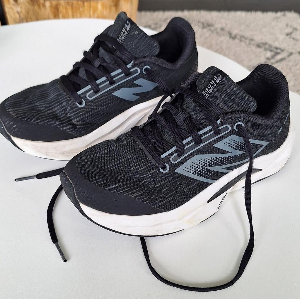 New Balance fuel cell propel hardloopschoenen maat 35,5, Overige merken, Hardloopschoenen, Ophalen of Verzenden, Zo goed als nieuw