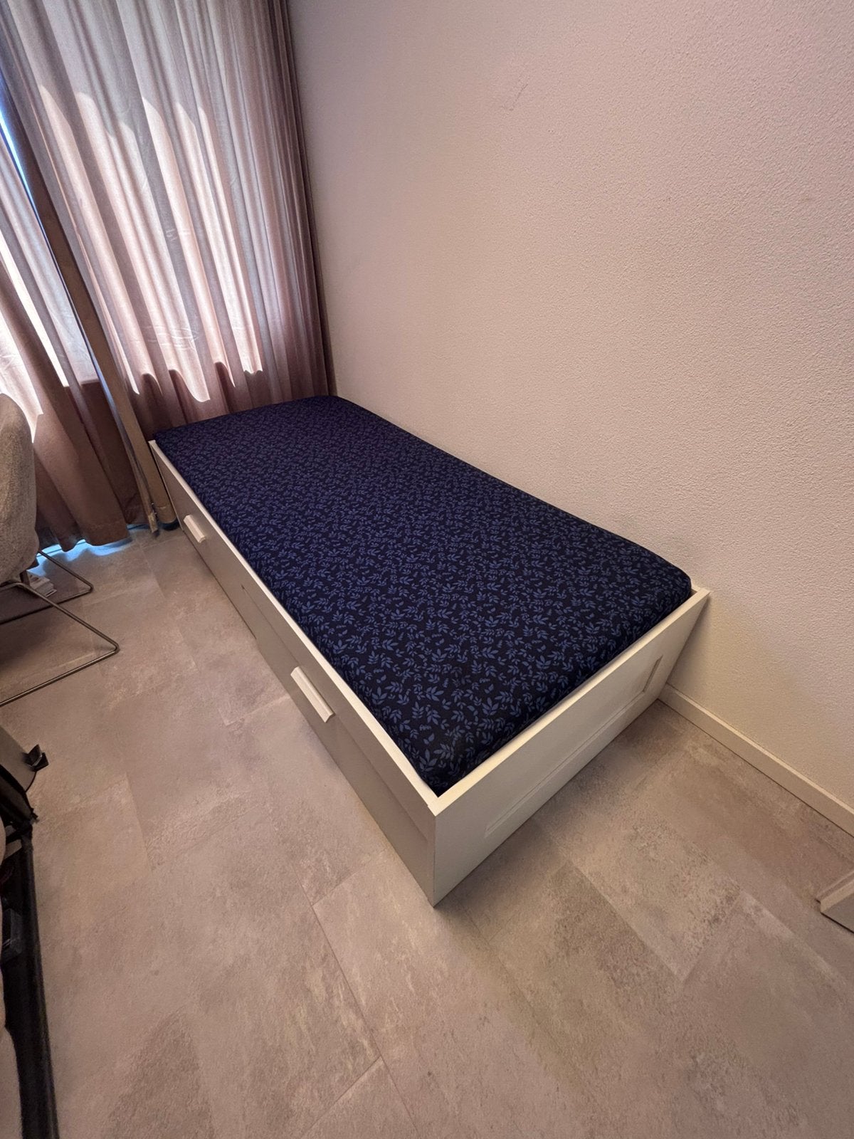 Ikea één persoonsbed wit lattenbodem incl. Matras, Huis en Inrichting, Slaapkamer | Bedden, Ophalen, 100 cm, Eenpersoons, Wit