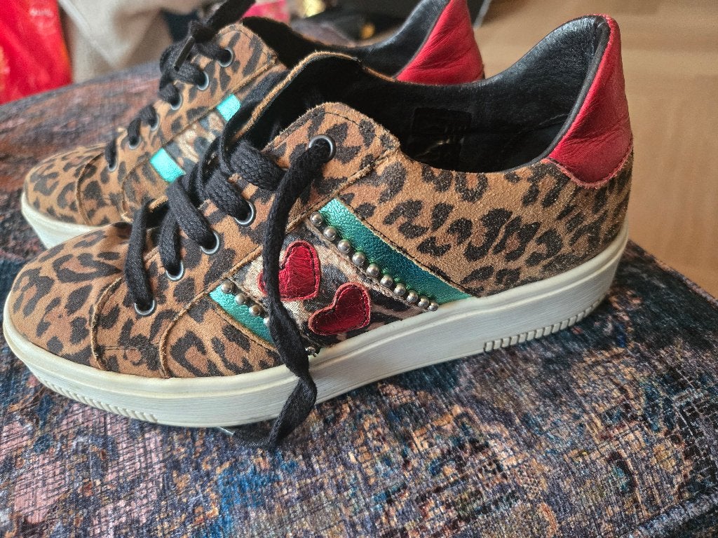 Sneakers maat 37 panter leopard print cute orginal, Ophalen of Verzenden, Zo goed als nieuw, Bruin, Sneakers of Gympen