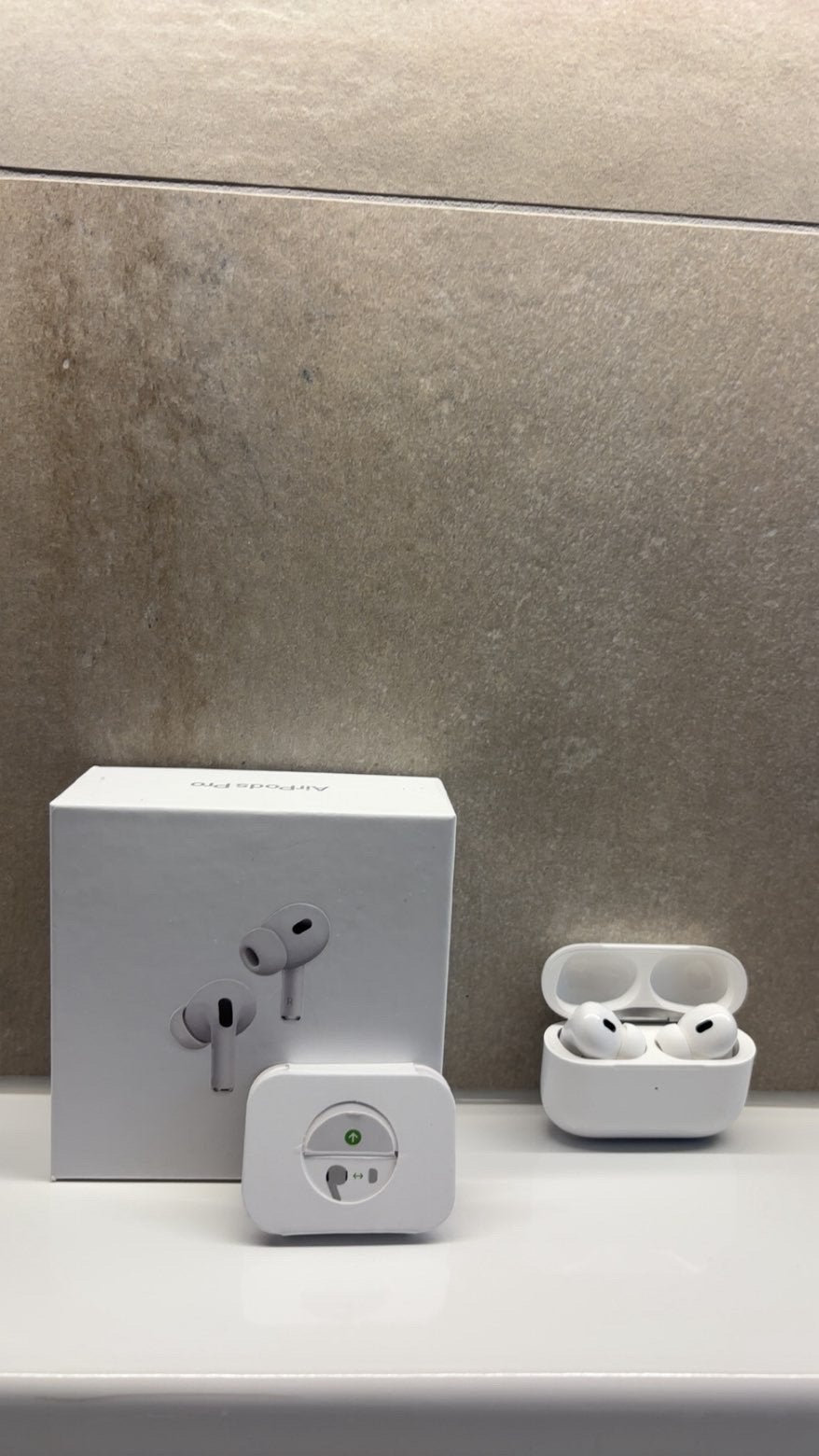 Apple Airpods Pro 2, Ophalen of Verzenden, Zo goed als nieuw, Apple, In oorschelp (earbud)