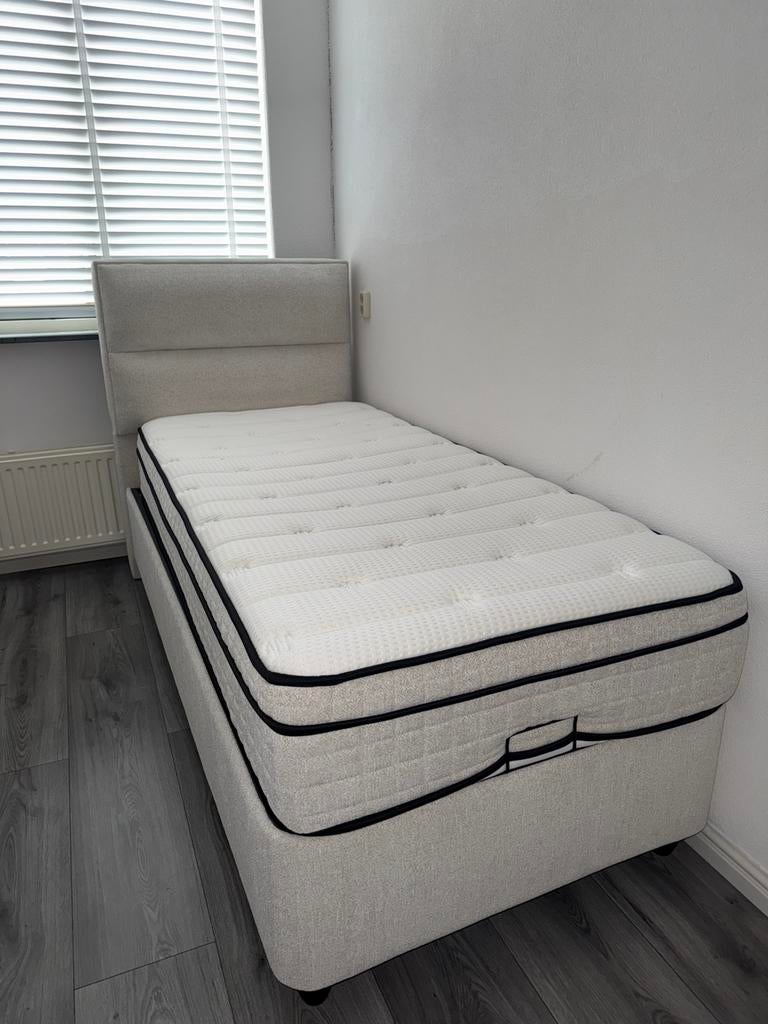 Bed, Ophalen, Zo goed als nieuw, Eenpersoons, 90 cm