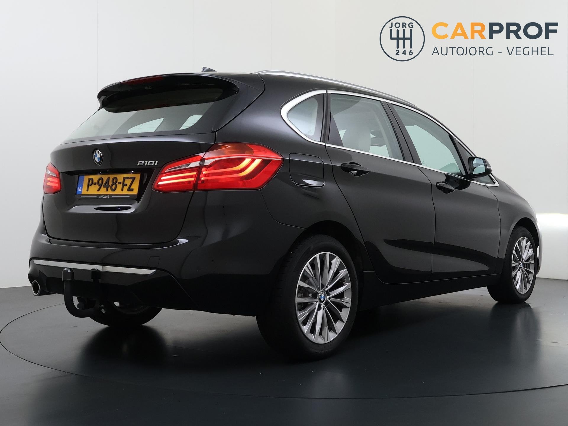 BMW 2-serie Active Tourer 218i Panoramadak | Trekhaak | Came, Auto's, 136 pk, Gebruikt, Euro 6, Automatische klimaatregeling