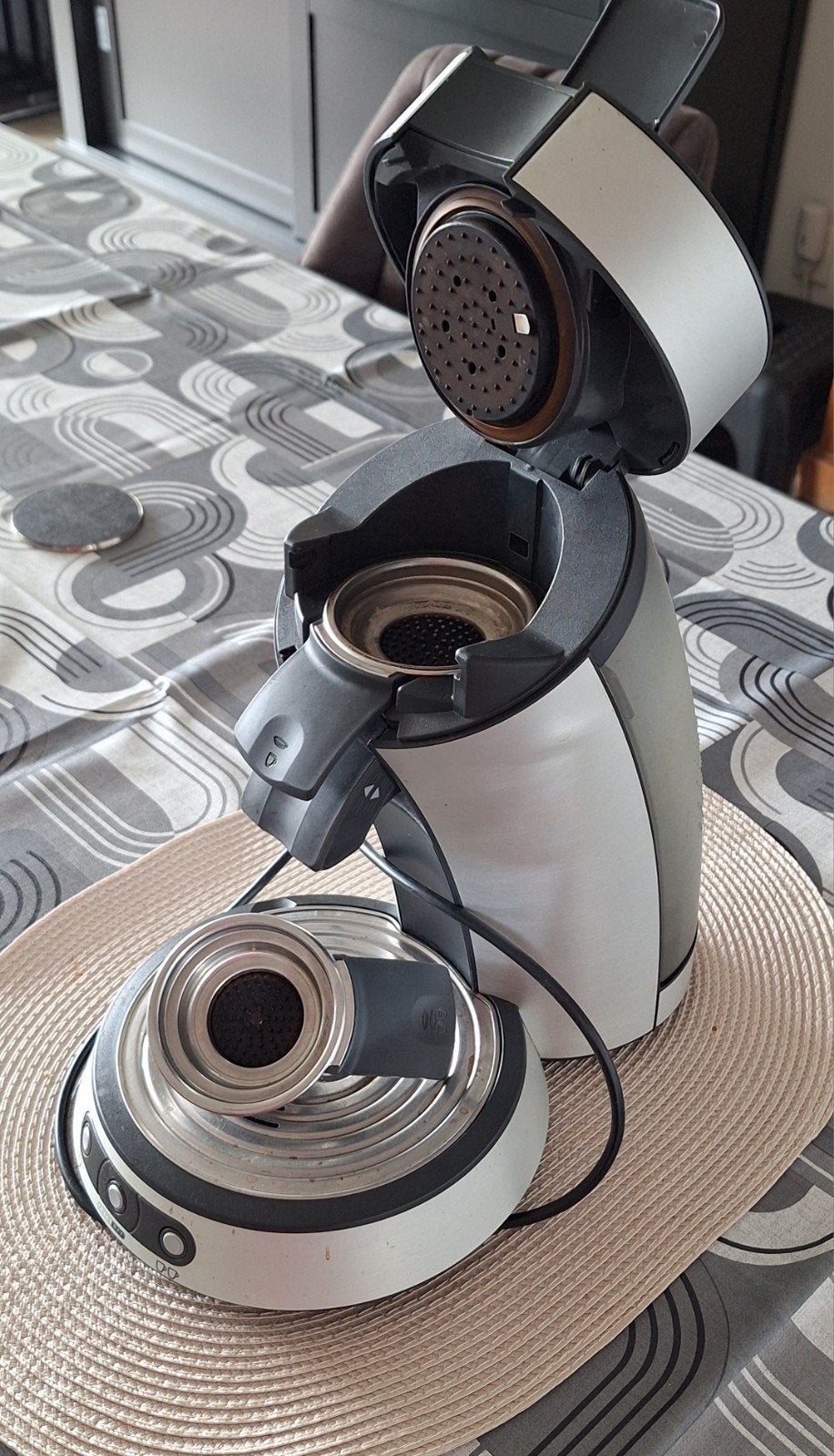Senseo Quadrante Koffiezetapparaat - Wit/Zilver, Witgoed en Apparatuur, Koffiezetapparaten, Gebruikt, Koffiepads en cups, Koffiemachine