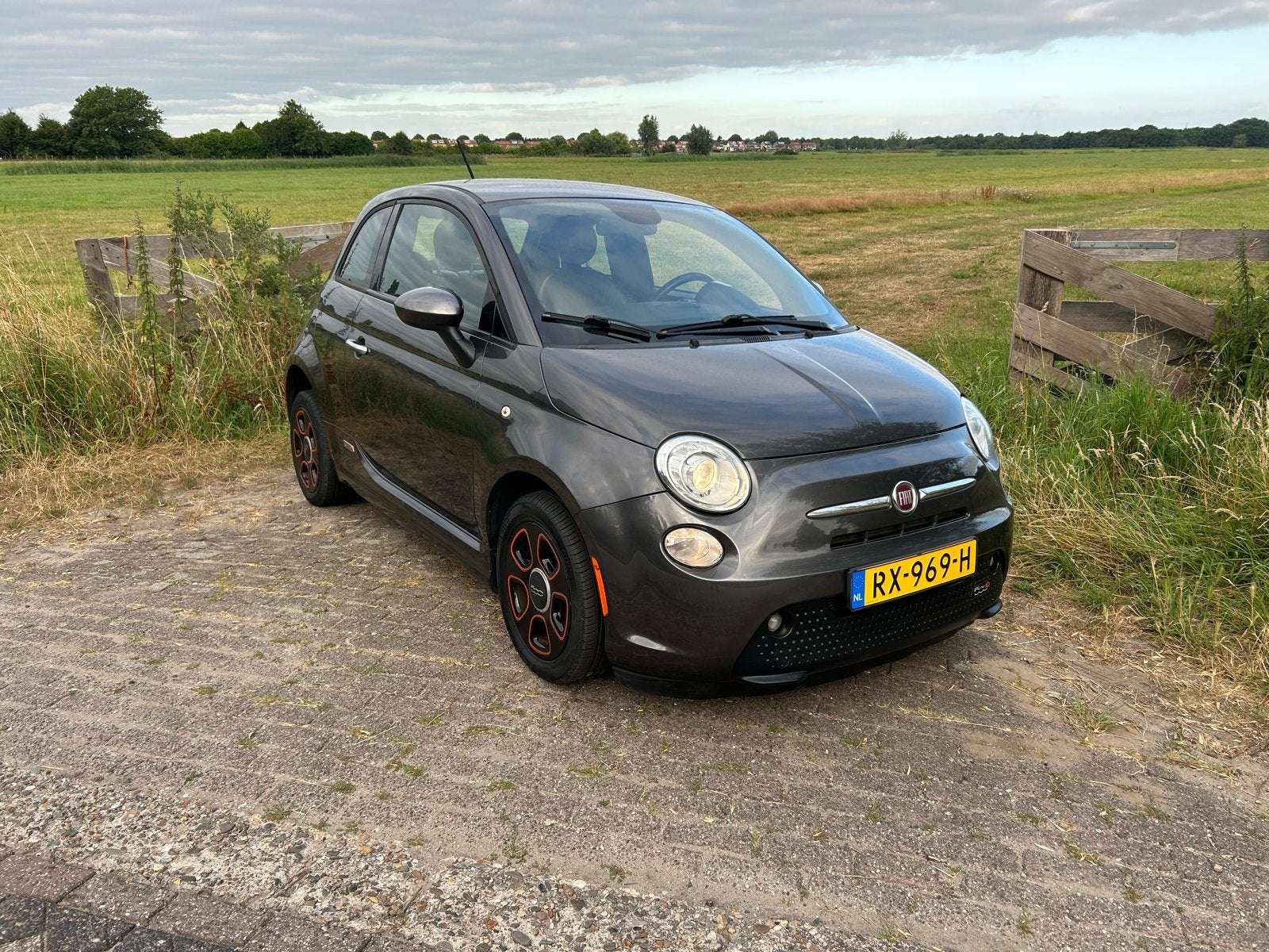 Fiat 2014 Grijs, Auto's, 4 stoelen, Elektrisch, Particulier, 1285 kg