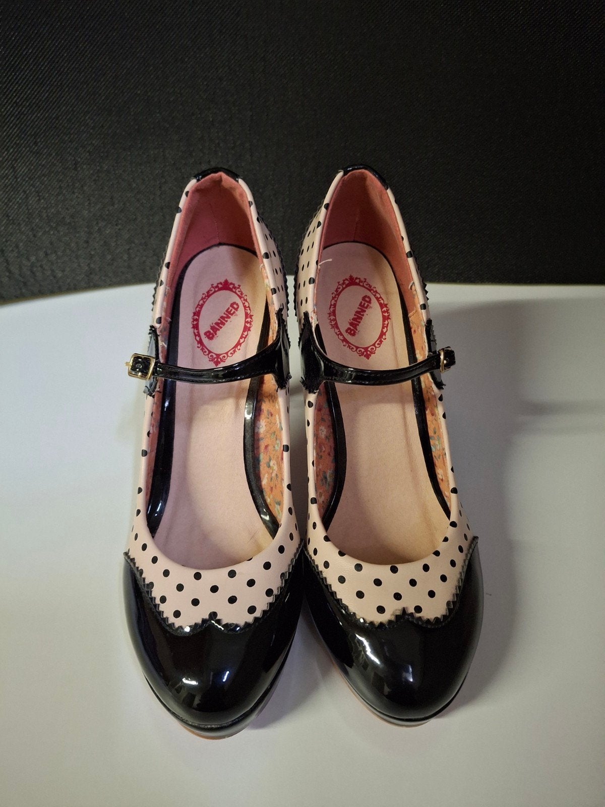 Banned Retro Mary Jane pumps in zwart en beige. Maat 40., Kleding | Dames, Zwart, Ophalen of Verzenden, Schoenen met hoge hakken