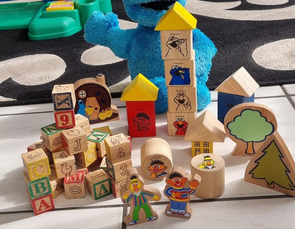 Houten blokken bert ernie sesamstraat letters 18 blokken van, Kinderen en Baby's, Ophalen of Verzenden, Duplo