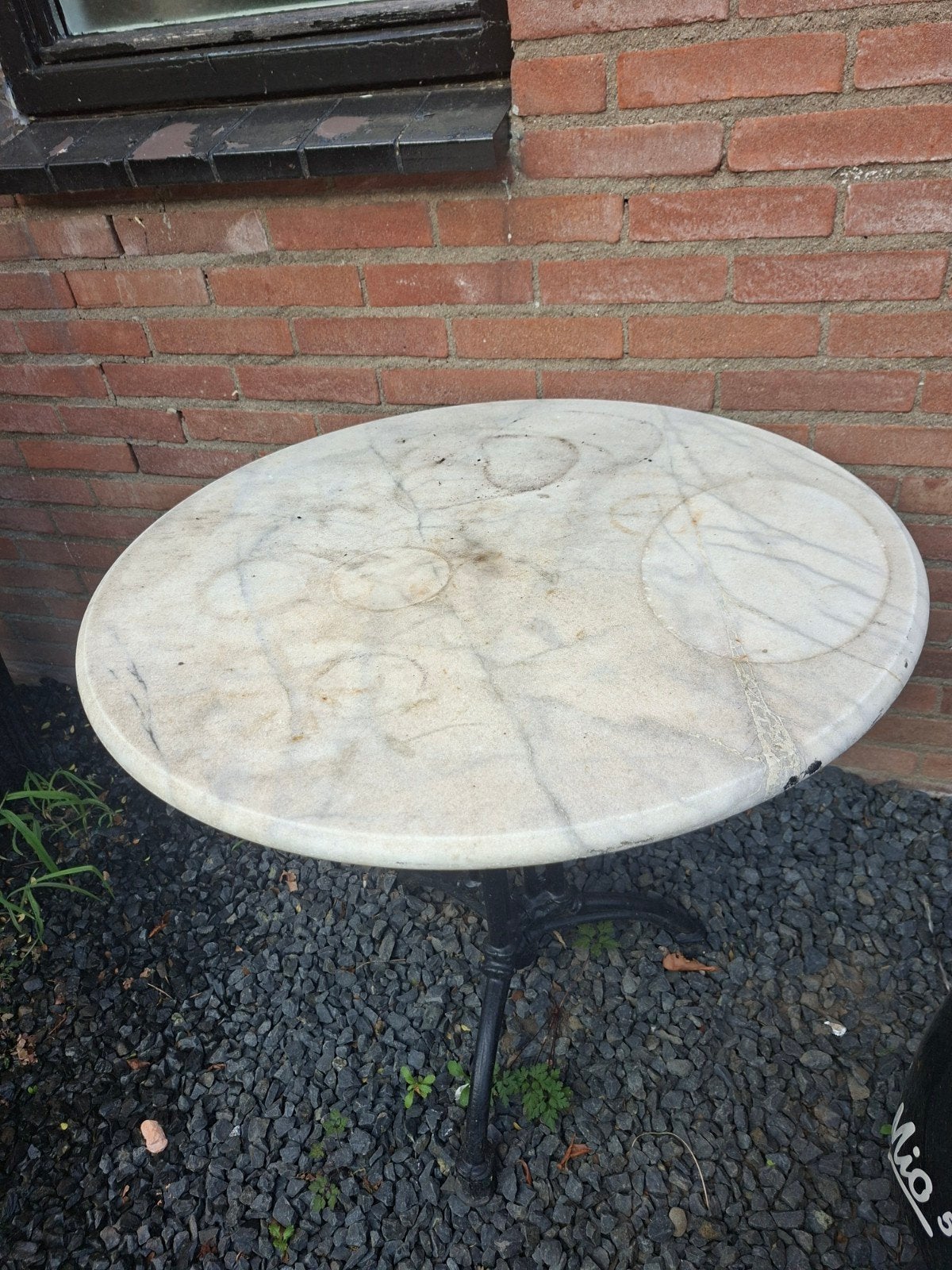 Bistrotafel gietijzer met rond marmer blad Ø80 cm, Ophalen, Gebruikt, Rond, Metaal