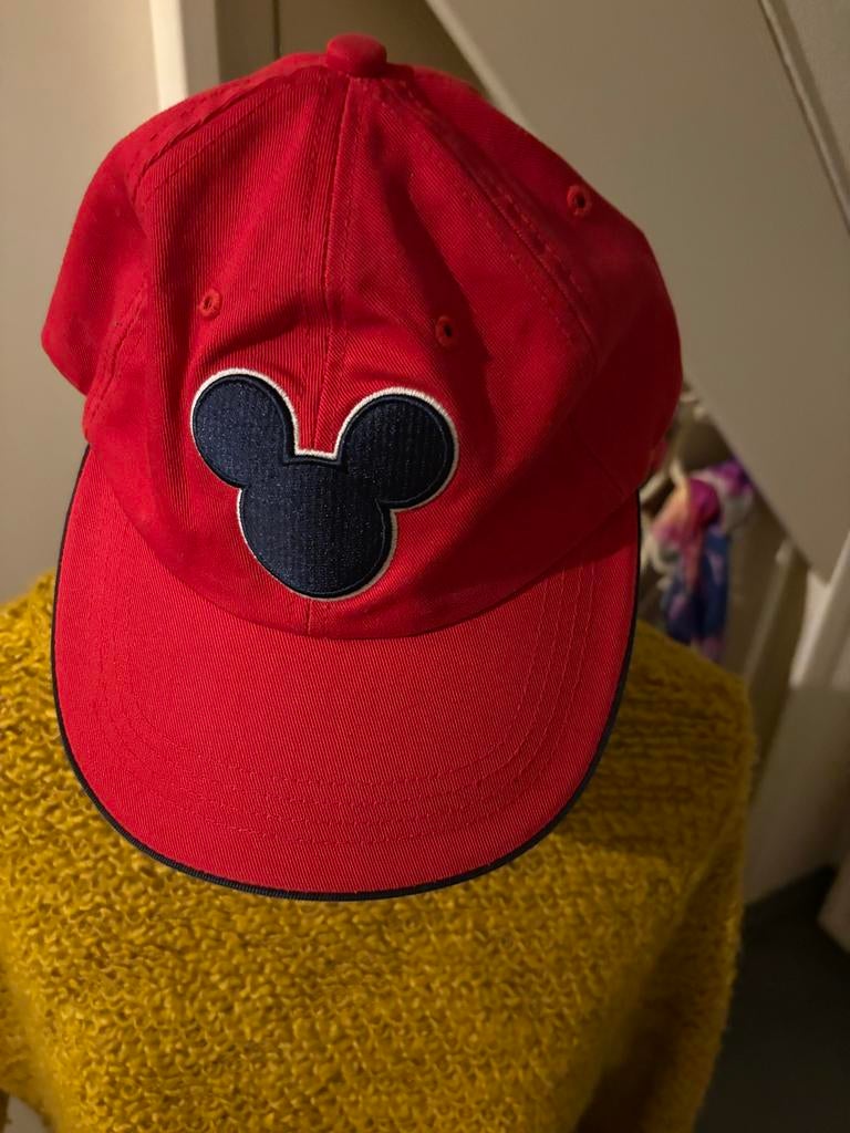 Minnie Mouse Wielerpet - Rood & Verstelbaar, Ophalen of Verzenden, Zo goed als nieuw, Jongen of Meisje, Pet