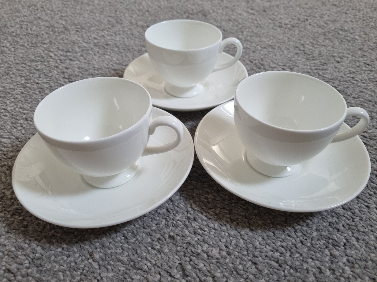 Wedgwood Bone China White China Porselein kop en schotel, Ophalen of Verzenden, Zo goed als nieuw, Porselein, Kop(pen) en/of Schotel(s)