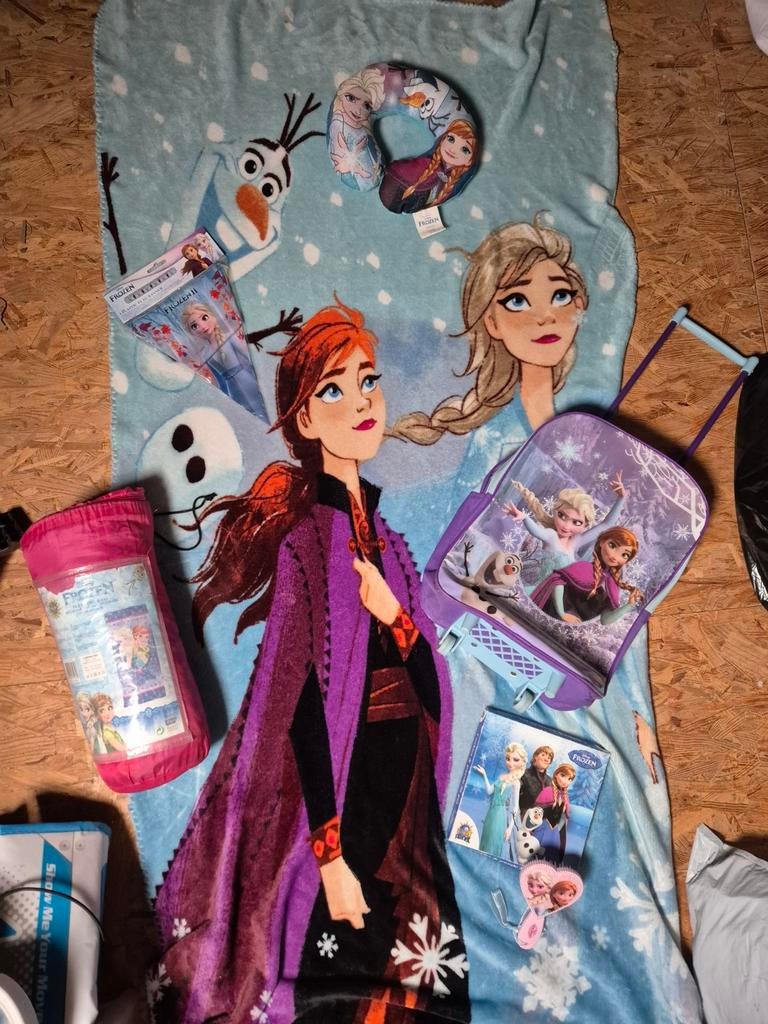Grote Frozen set: trolley, slaapzak, nekkussen, fleecedeken, Ophalen of Verzenden, Gebruikt, Jongen of Meisje