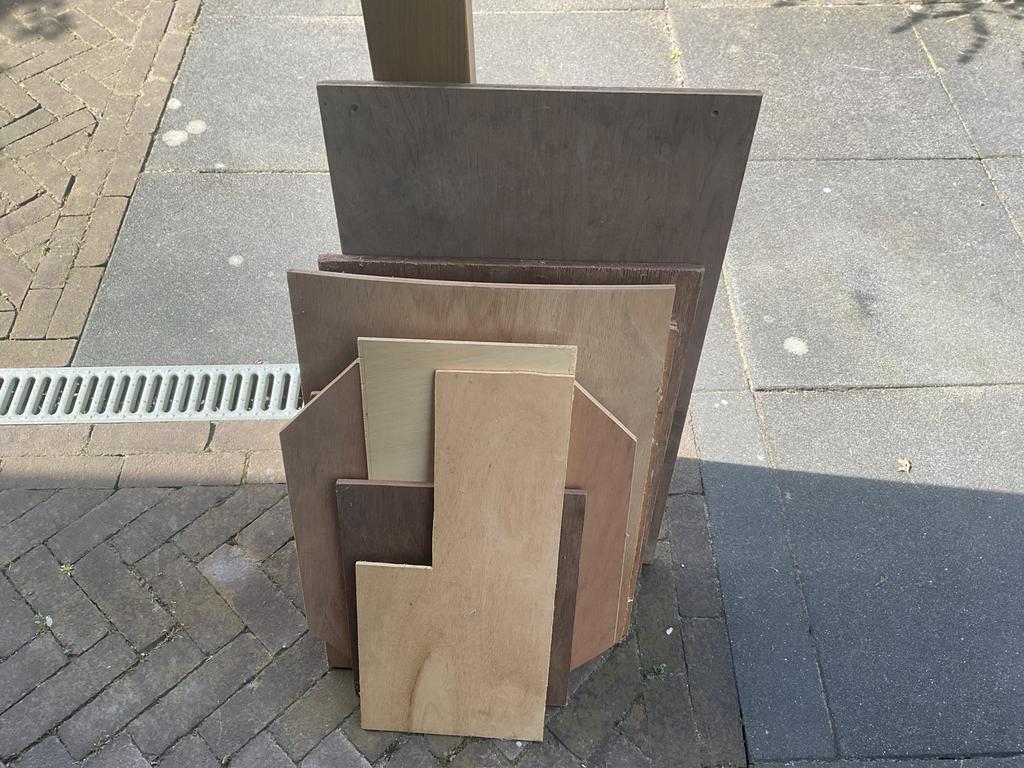 Hout restanten hechthout, Doe-het-zelf en Verbouw, Hout en Planken, Ophalen, Minder dan 25 mm, Zo goed als nieuw, Plank