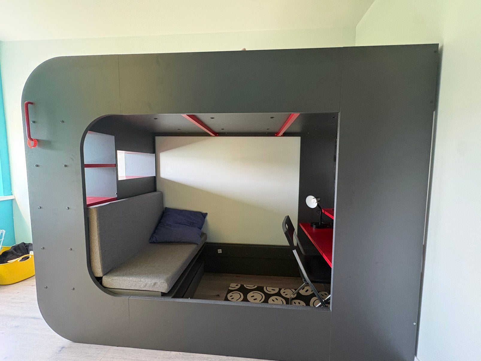 Hoogslaper met bureau en bank, Ophalen, 85 tot 100 cm, Lattenbodem, Zo goed als nieuw