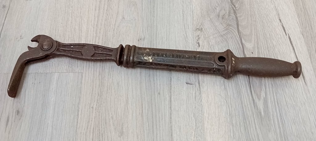 super grip nr 56 antieke gietijzeren spijkertrekker, Verzenden