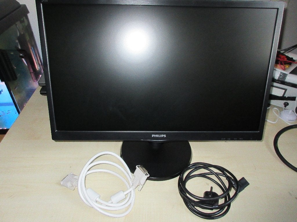 Foto 22 van Philips 24” Full HD LED Monitor 243V5LHAB/00 – HDMI/DVI/VGA