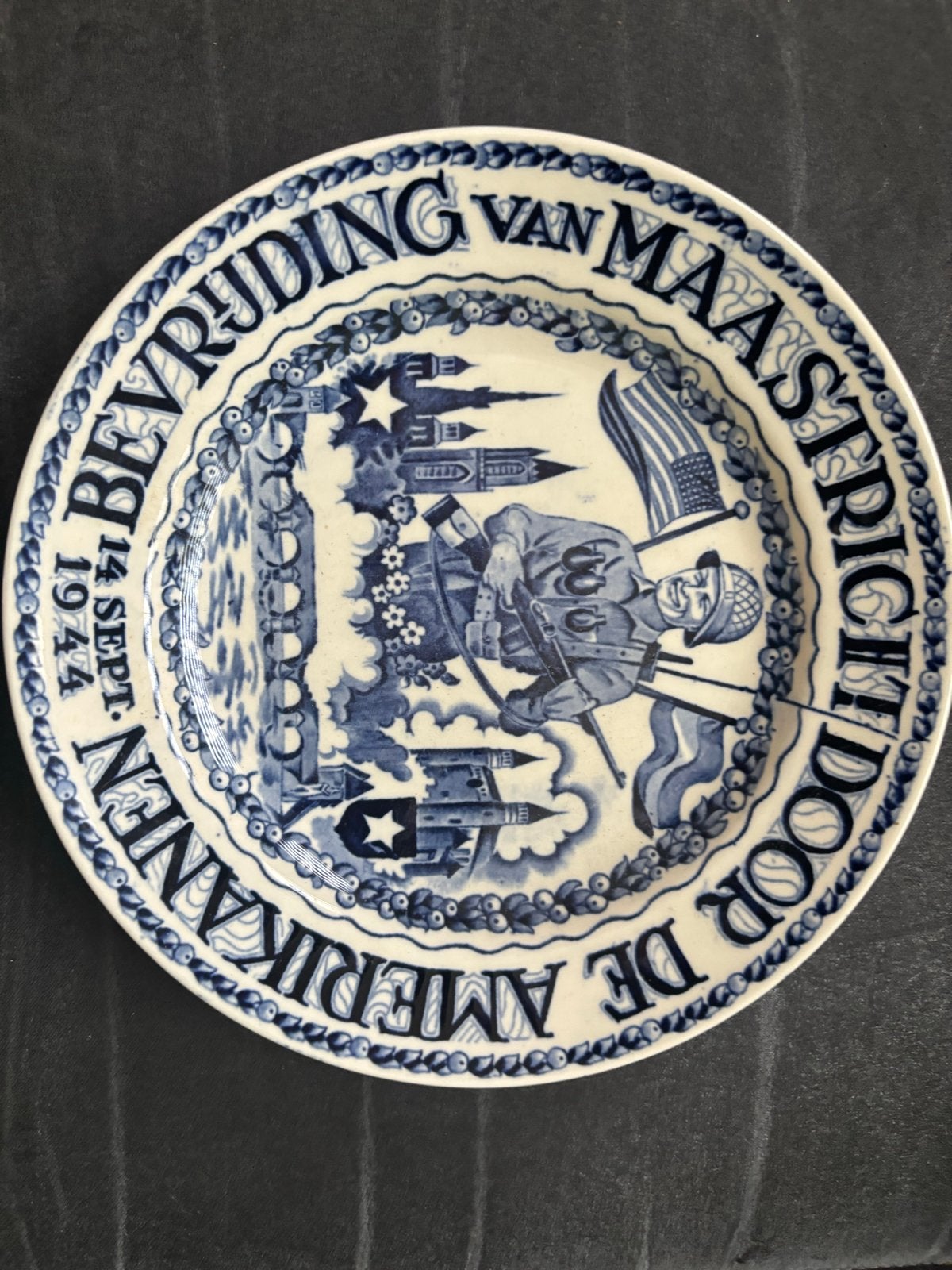 3 historische sierborden: Bevrijding Maastricht, Herrijzend, Ophalen of Verzenden