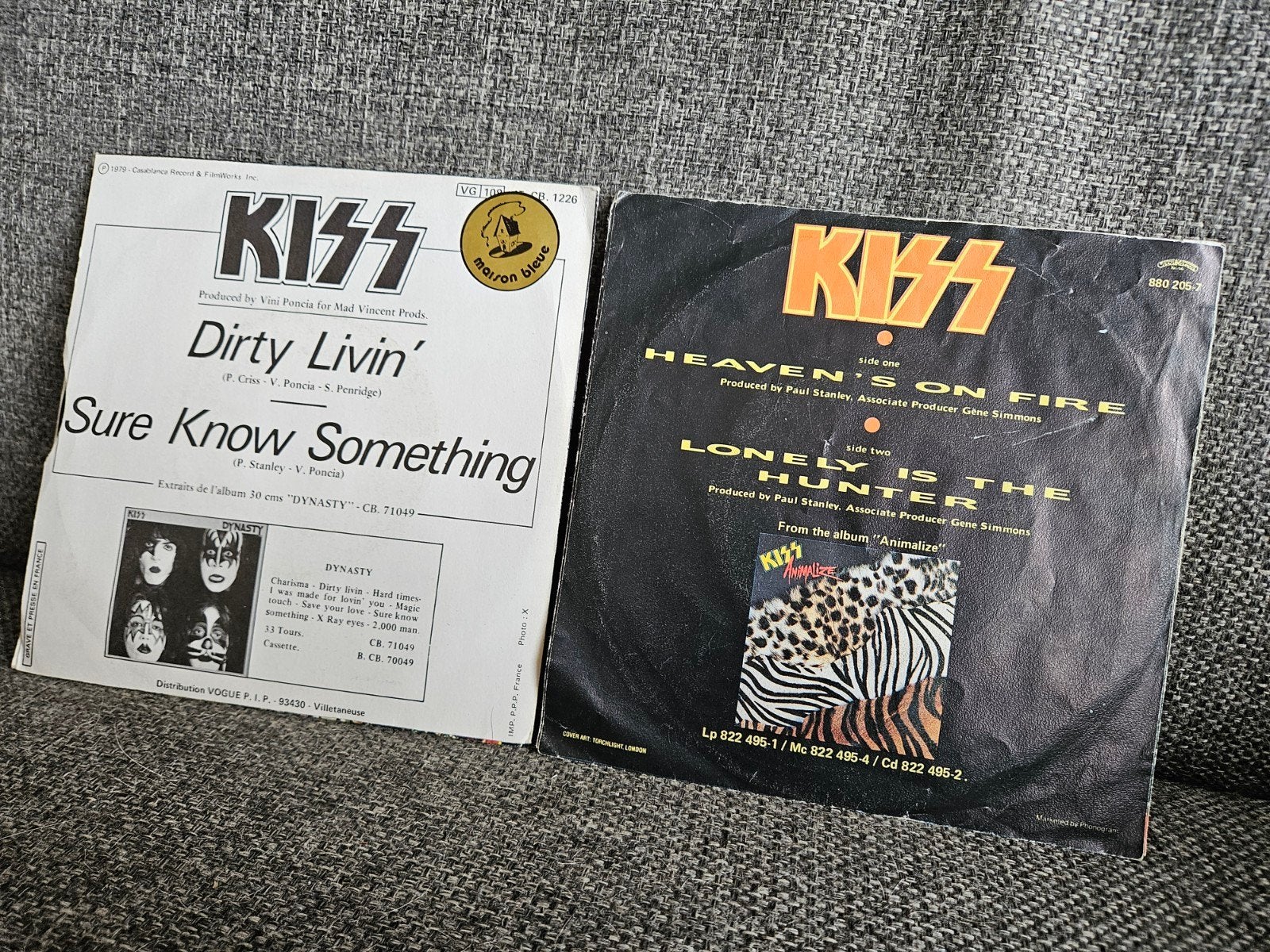 KISS - Heaven's on Fire / Dirty Livin' (2x 7 inch vinyl), Verzenden, Zo goed als nieuw, 7 inch