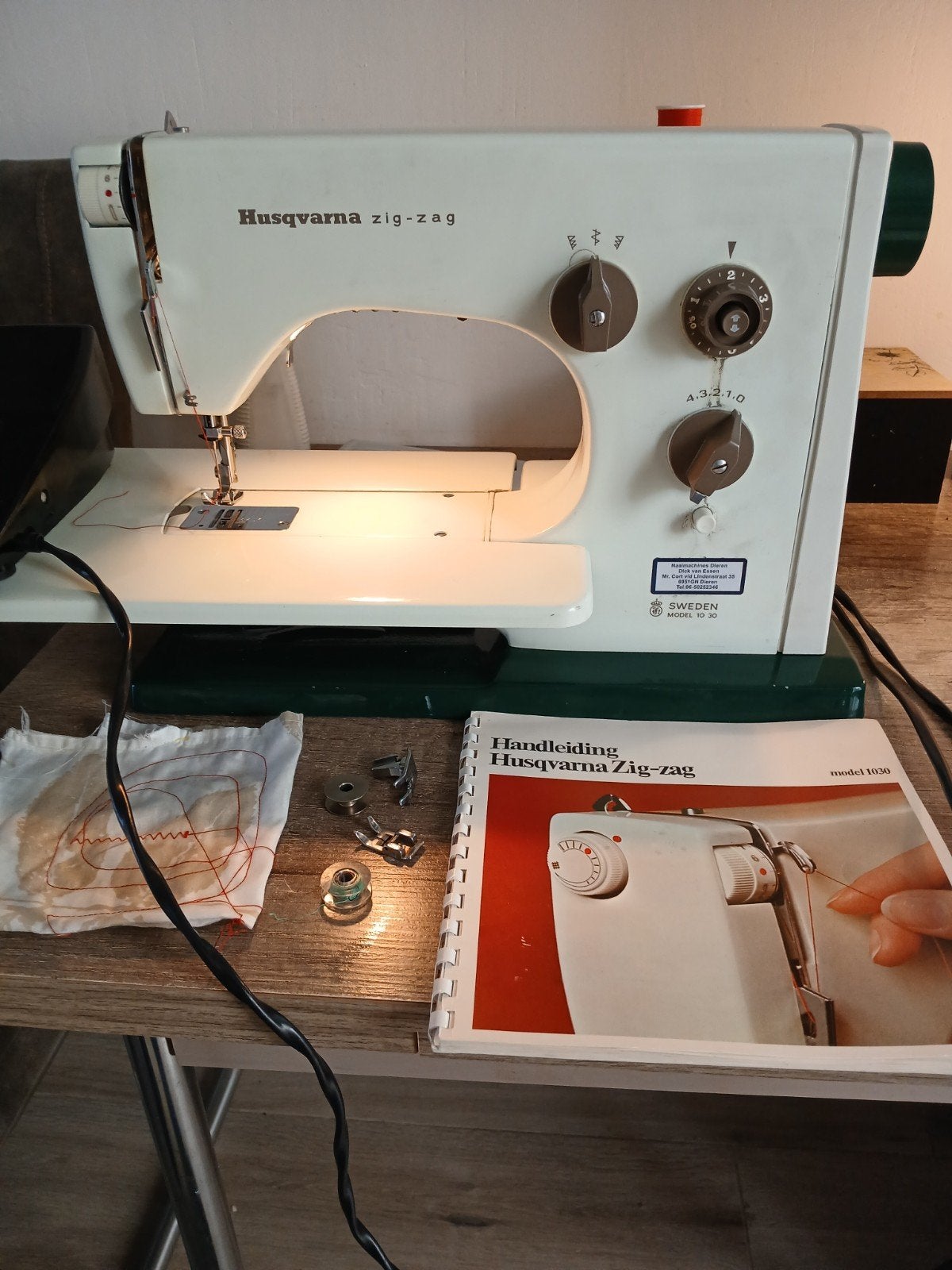 naaimachine Husqvarna zig-zag model 10 30., Ophalen, Zo goed als nieuw, Naaimachine, Overige merken