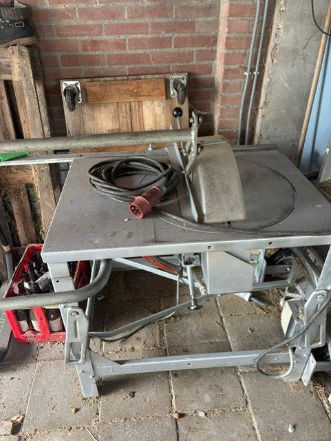 gjerde bouwzaag machine op krachtstroom, Doe-het-zelf en Verbouw, Ophalen, Gebruikt, Cirkelzaag, 70 mm of meer