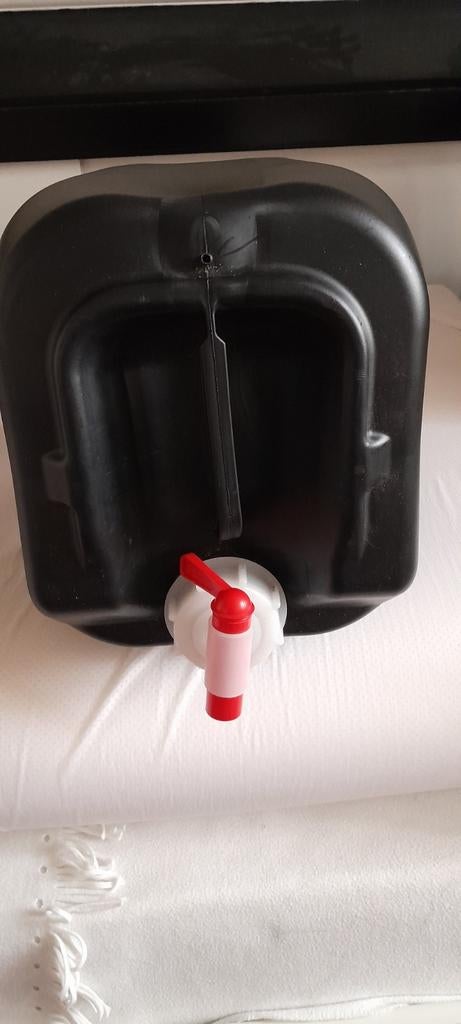 20 liter kan met kraantje, Minder dan 75 liter, Ophalen, Zo goed als nieuw, Met kraantje