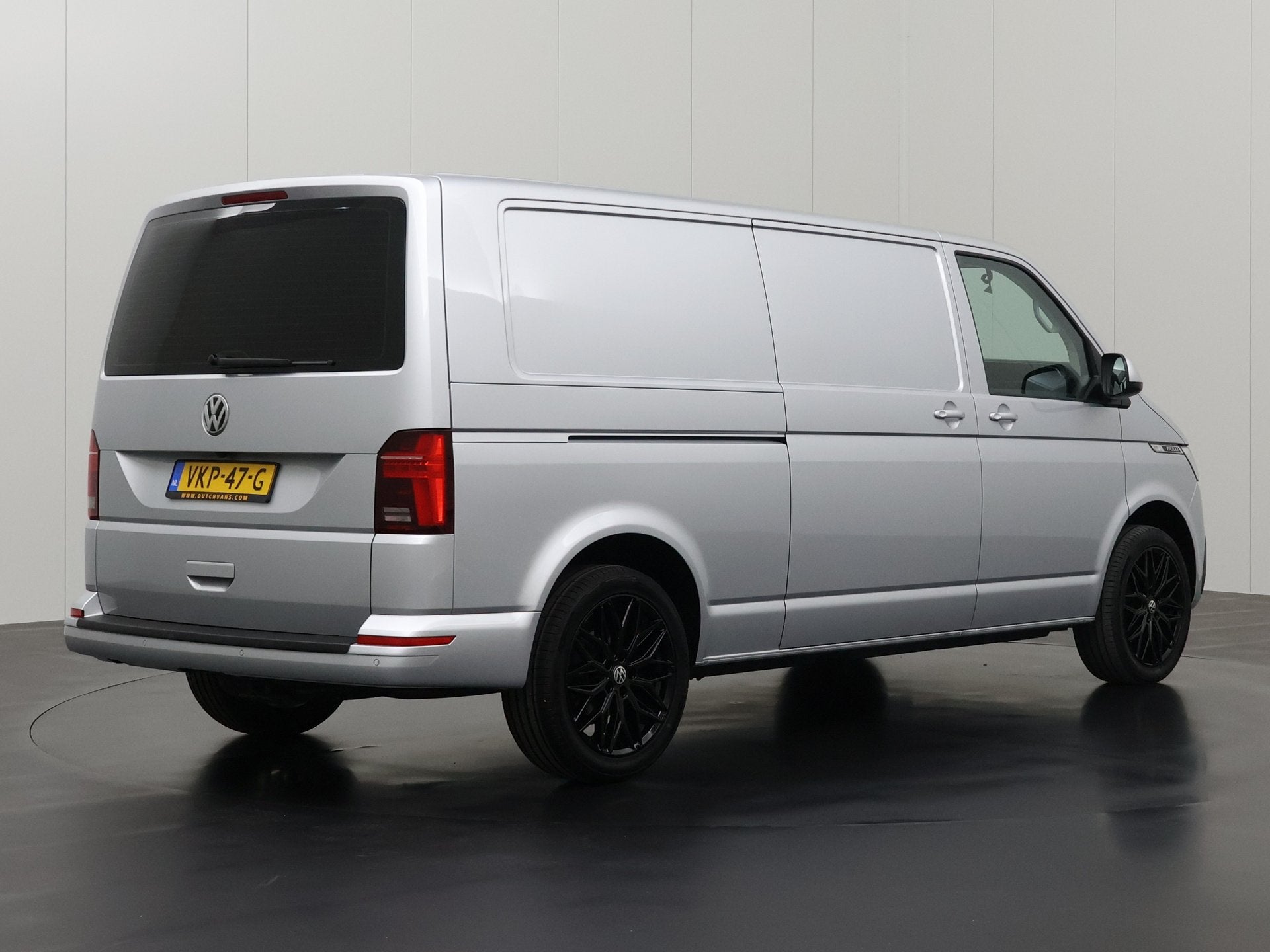 Volkswagen Transporter 2.0TDI 150PK DG Automaat Lang Bulli E, Auto's, Dealer onderhouden, Gebruikt, Euro 6, 4 cilinders