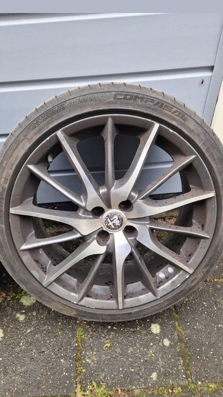Alfa Romeo 18 inch velgen met zomerbanden 215/40ZR18, Auto-onderdelen, Banden en Velgen, 18 inch, Banden en Velgen, Ophalen of Verzenden
