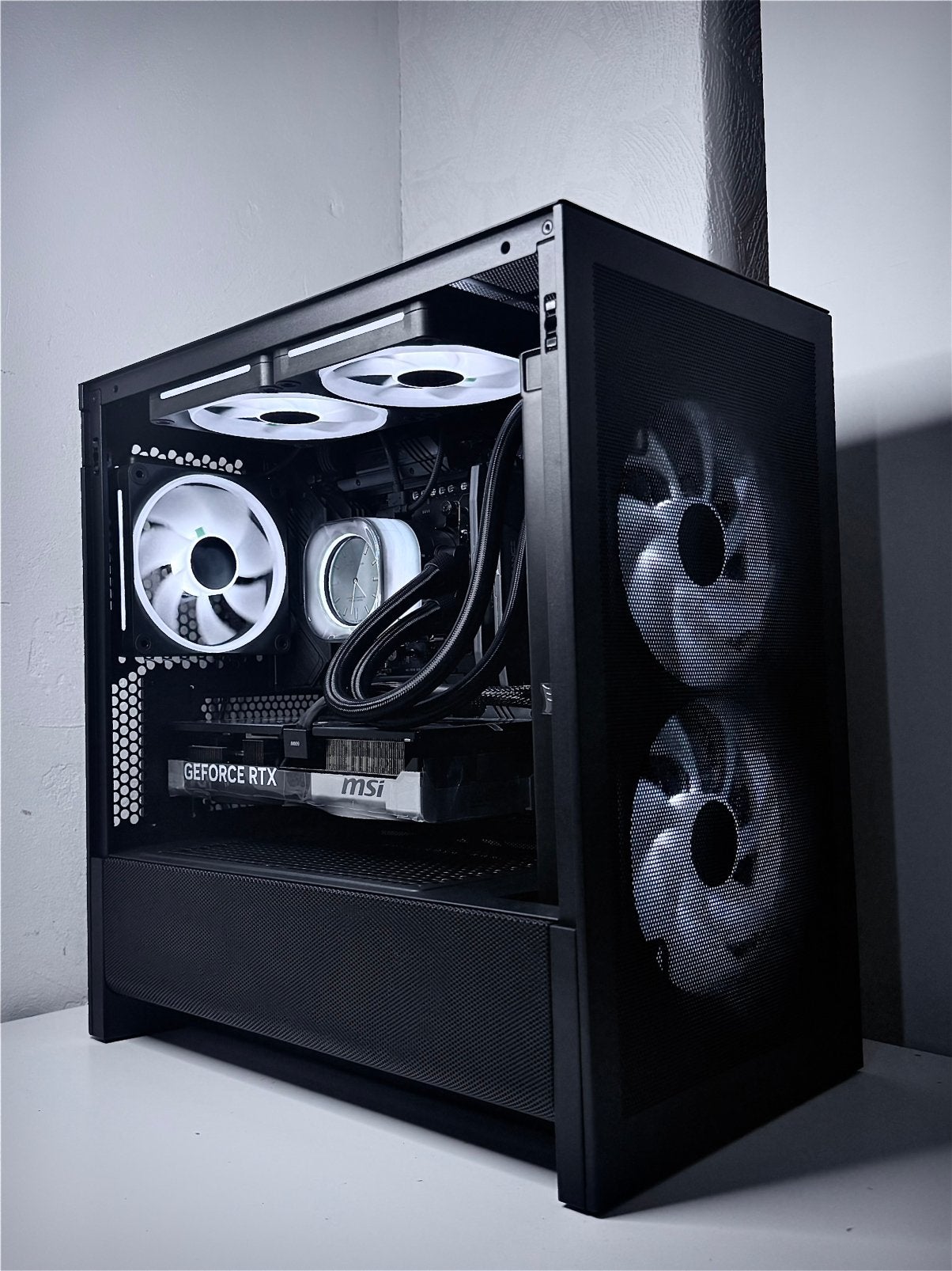 GAME PC | RTX 5070 | R5 9600x | DDR5 32GB | 1TB NIEUW!, Met monitor, 32 GB, 1TB m.2 ssd, Ryzen 5 9600x