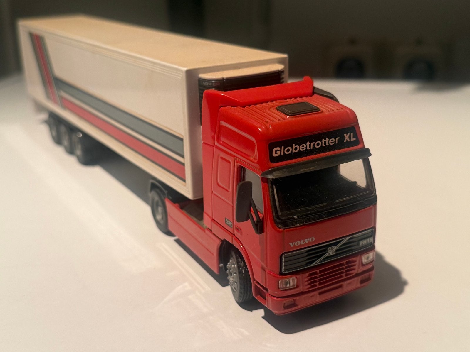Joal Volvo FH16 Globetrotter XL modeltruck met oplegger, Ophalen of Verzenden, Gebruikt, Bus of Vrachtwagen, Overige merken