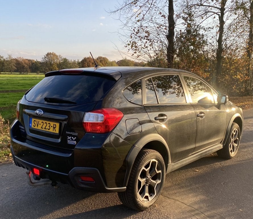 Subaru XV 4X4 2.0D Luxury AWD (bj 2015), Auto's, 1998 cc, Gebruikt, 4 cilinders, Zwart