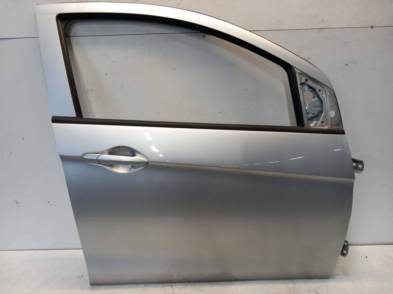Portier rechts voor Opel Karl, Auto-onderdelen, Onderdelen@venauto.nl, Van der Ven Autorecycling B.V., Gebruikt, Ettenseweg 76, 4706 PB Roosendaal, The Netherlands