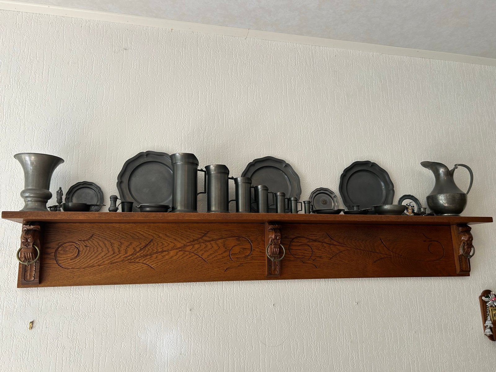 Antieke tinnen collectie op eikenhouten plank, Ophalen