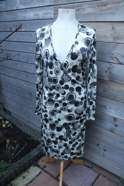Wikkeljurk creme/ grijs/ zwart Uta Raasch mt L Vaste prijs, Kleding | Dames, Jurken, Uta Raasch, Zwart, Maat 42/44 (L), Ophalen of Verzenden