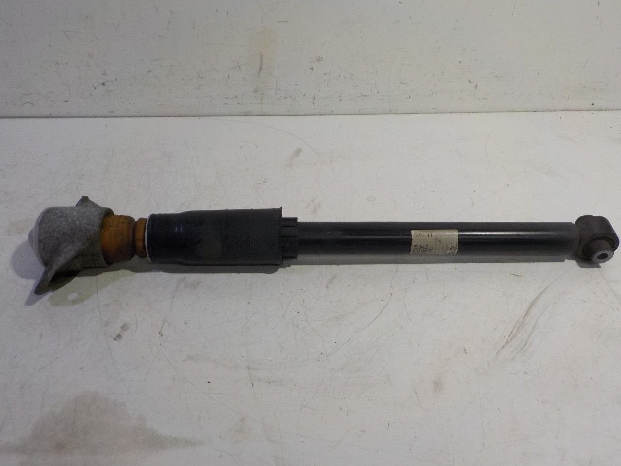 Schokbreker links achter Audi A4, Onderdelen@venauto.nl, Van der Ven Autorecycling B.V., Gebruikt, Ettenseweg 76, 4706 PB Roosendaal, The Netherlands