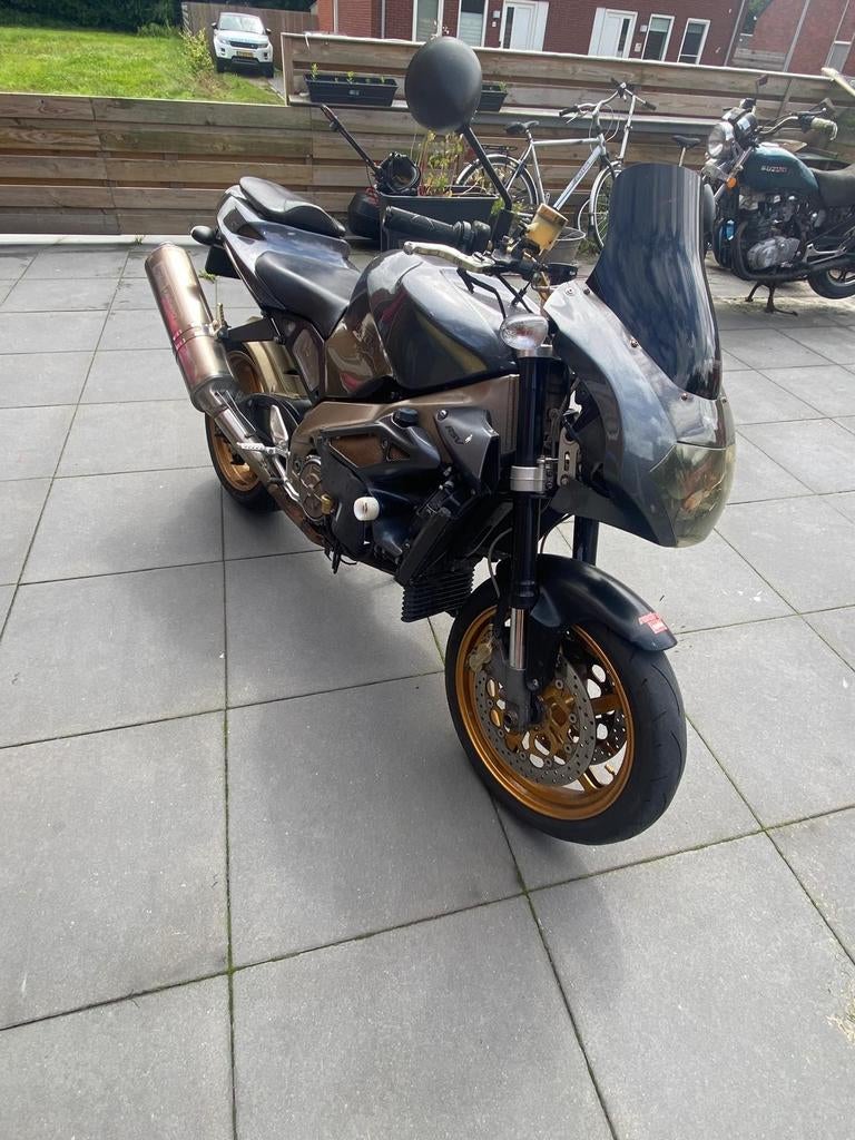 Aprilia RSV Tuono 1000 - Krachtige Naked Bike, Motoren, Motoren | Aprilia, Particulier, Naked bike, meer dan 35 kW, 2 cilinders
