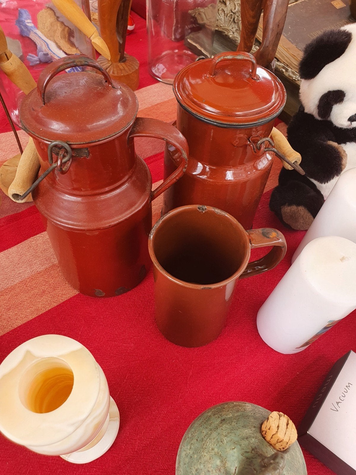 Melk kannen en beker emaille rood bruin, Ophalen of Verzenden
