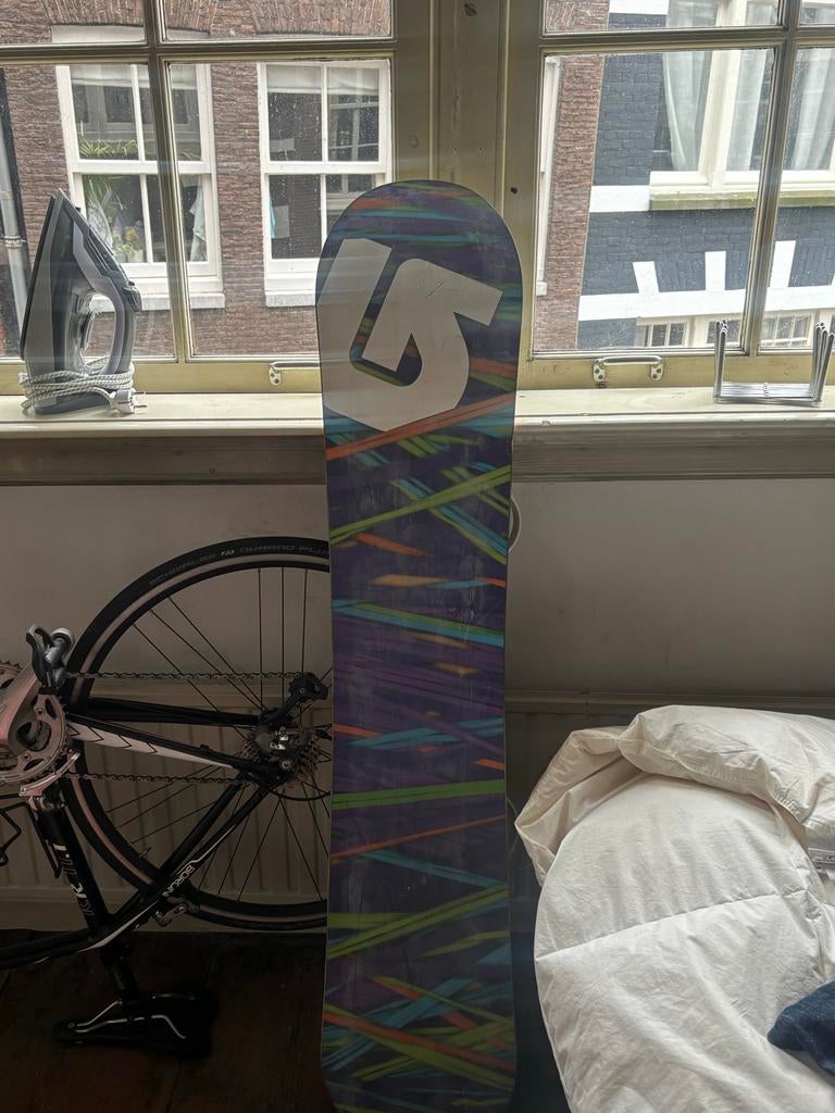Burton V-Rocker Snowboard met Bindingen 150cm, Ophalen of Verzenden, Gebruikt, Board