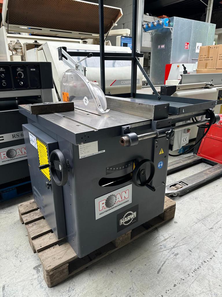 Harwi zaagmachine 130   Veel op voorraad, Ophalen, Cirkelzaag, 70 mm of meer, Zo goed als nieuw