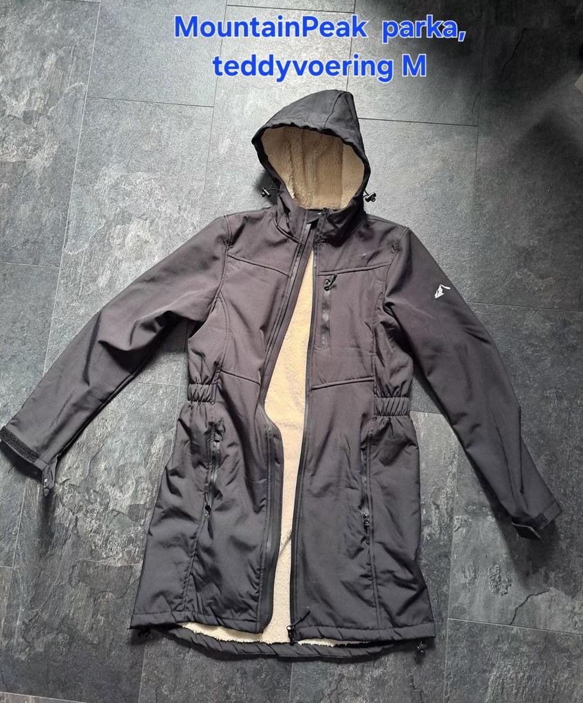 MountainPeak zwarte parka, teddyvoering.  M , als nieuw, Ophalen of Verzenden, Zo goed als nieuw, Zwart